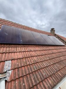 Installation photovoltaïque en surimposition, toiture particulier, Laives